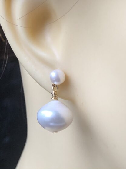 Image for Bell Pearl Earrings 1