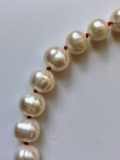 Image for Red knot pearl necklace 3