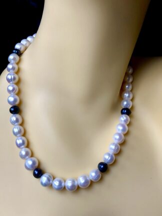 Image for Classically elegant pearl necklace 1