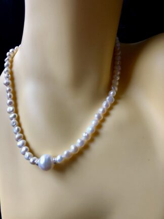 Image for Silver accent pearl necklace 2