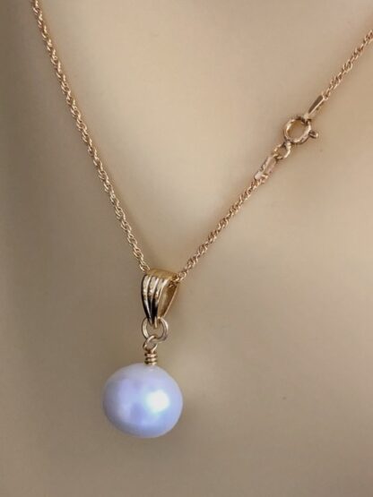Image for bell end freshwater pearl pendant 3