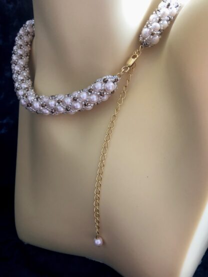 Image for Kiss Kross soft white shell pearl necklace 4