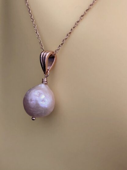 Image for pale pink metallic freshwater pearl pendant 4