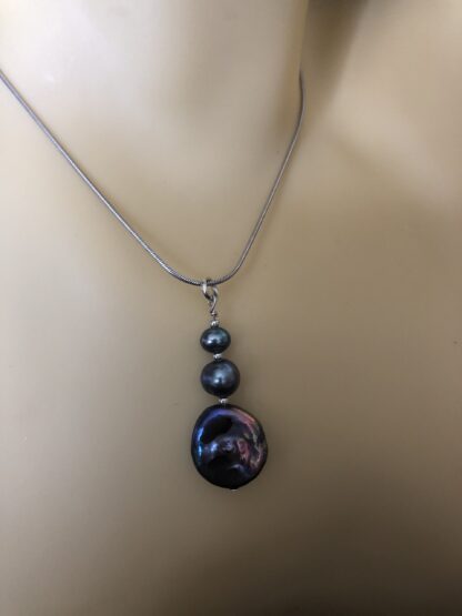 Image for Peacock Pearl Coin Pendant 2