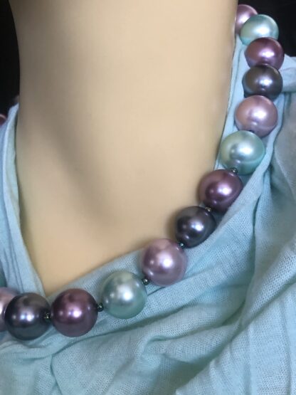 Image for Coloured pearl necklace 4