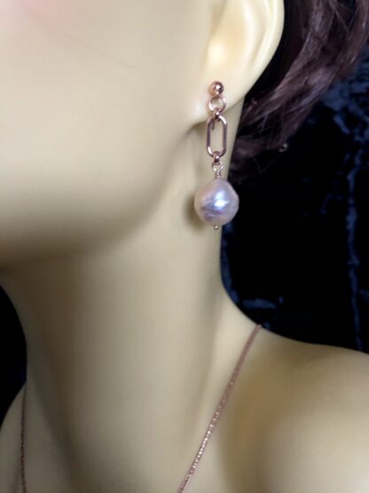 Image for Metallic pearl paper clip earrings 4