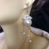 Image for Statement shell pearl earrings 1
